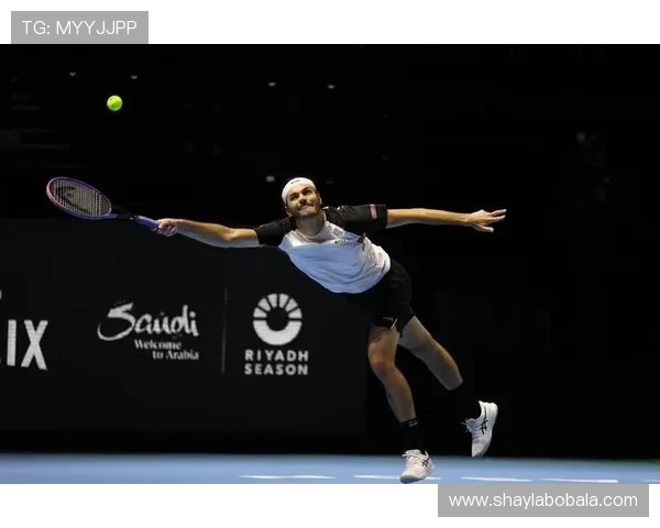 2025年网球大满贯赛季揭幕 世界顶级选手竞争激烈前景引关注