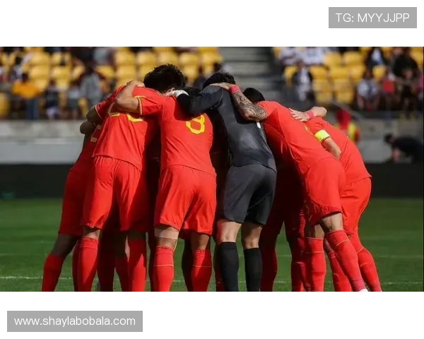 国足热身赛顽强逼平劲敌年轻球员表现亮眼引发广泛关注