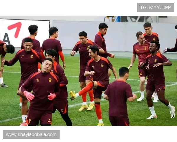 中国足球迎来新纪元，青年才俊崭露头角，国足备战世界杯展现新风貌