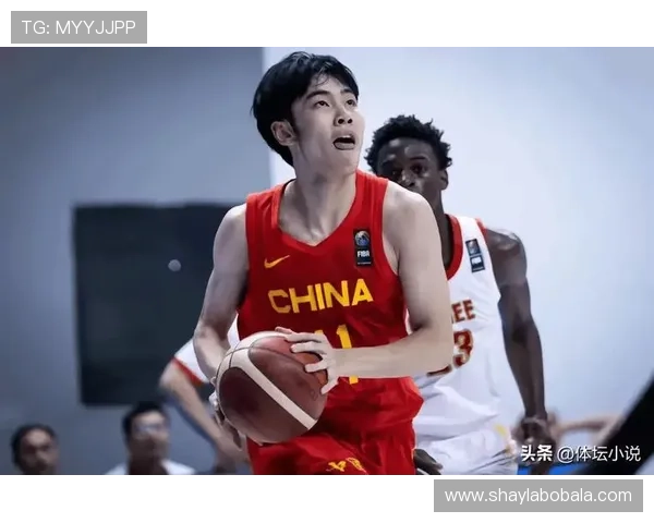 中国男篮迎战欧洲劲旅 展现实力为世界杯之路打下坚实基础