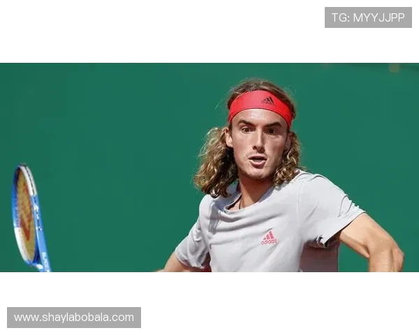 梅德韦杰夫力克西西帕斯晋级四强 展现顶级网球技术