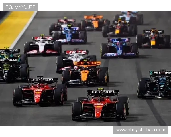 F1赛事最新动态：红牛车队夺冠势头强劲，梅赛德斯与法拉利展开激烈角逐